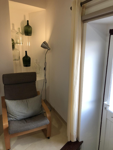 Others 4, Apartment 1 , Sintra