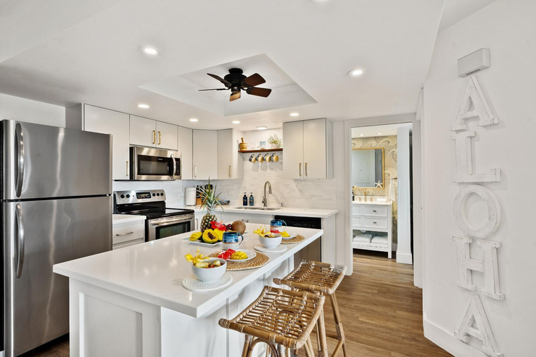 Others 4, King Bed + Pools | Steps to Kamaole Beach, Maui