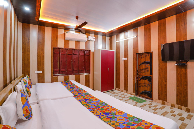 Bedroom 2, FabHotel Shree Ram Aadhar - 800m From Ram Mandir, Faizabad