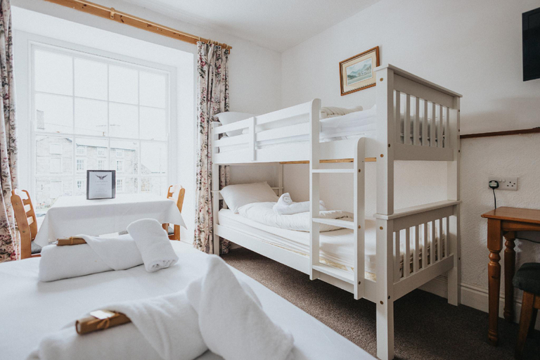 Bedroom 1, Y Pengwern, Gwynedd