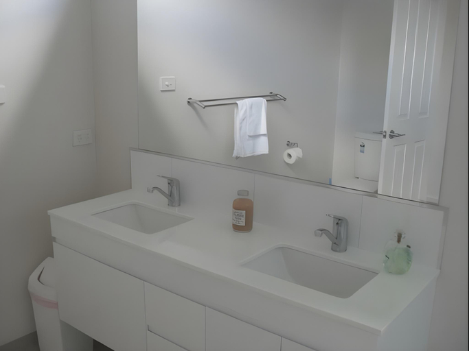 Bathroom, Sandpiper Ocean Cottages, Glamorgan-Spring Bay