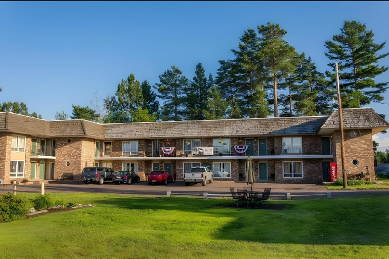Exterior & Views, Budget Host Inn, Gogebic