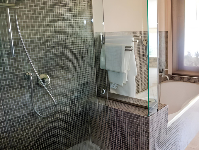 Bathroom 5, Miramare Apartments&Suites, La Spezia