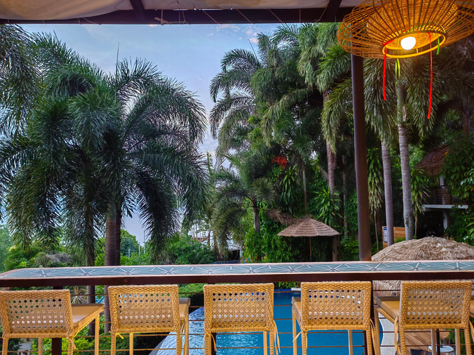 Food & Drinks 4, Villas by Eco Hotels, Mataas Na Kahoy