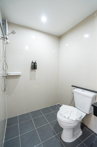 Bathroom 4, Seaside Patong House, Pulau Phuket