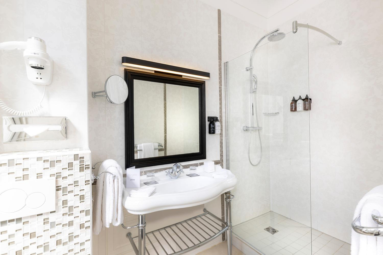Bathroom 4, Hotel Claridge, Paris