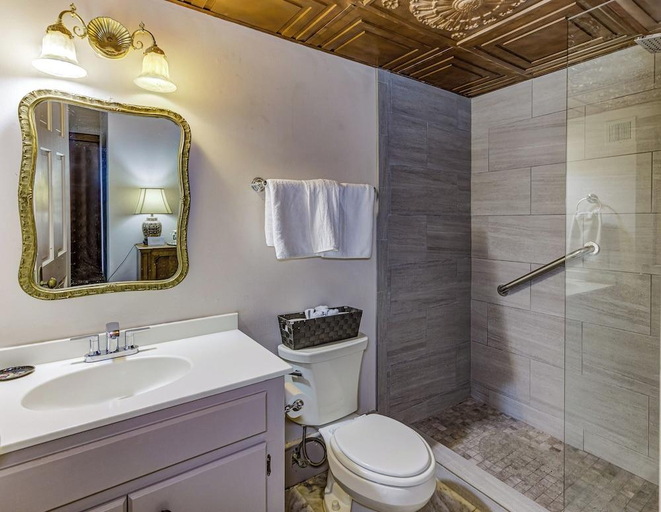 Bathroom 3, The Duff Green Mansion, Warren