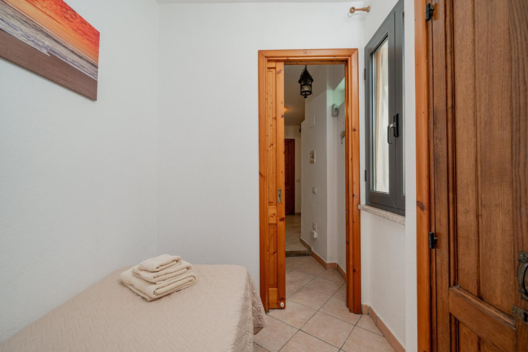 Bedroom 2, Casa Donatella, in riva al mare!, Nuoro