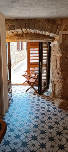 Others 5, Charming Central Home, Split
