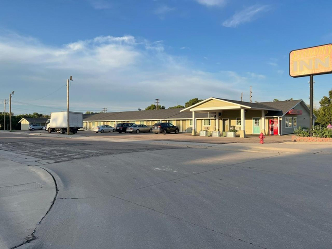 Exterior & Views 1, Economy Inn McCook, Red Willow