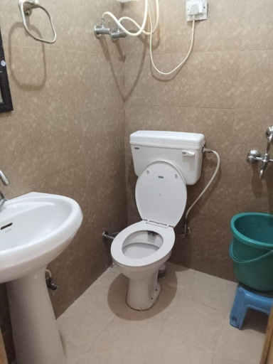 Bathroom 3, Sandeep home stay, Kangra