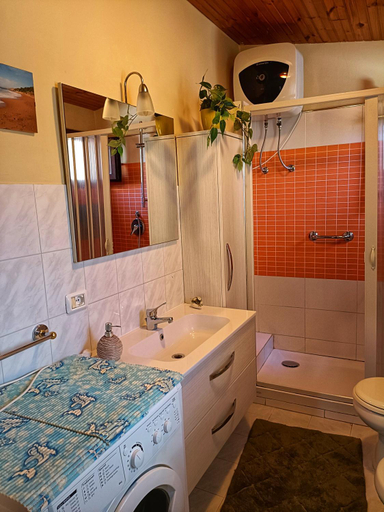Bathroom, Marotta House, Agrigento