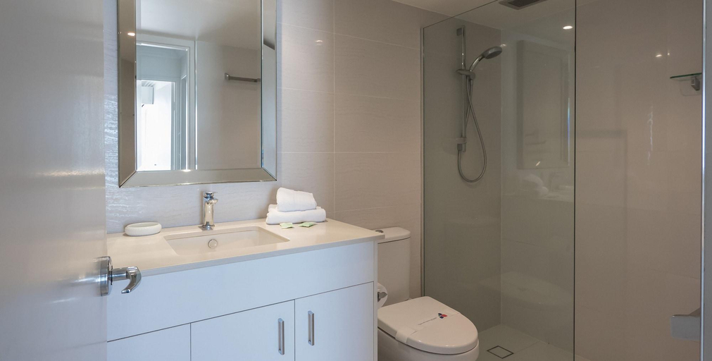 Bathroom 5, Norfolk Luxury Beachfront Apartments, Gold Coast