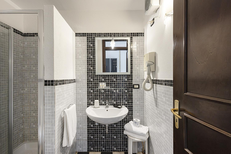 Bathroom 4, Lakkios charming suites and rooms, Syracuse