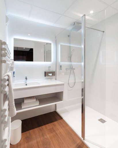 Bathroom 5, WESTOTEL TAVERNY PARIS VAL D'OISE, Val-d'Oise