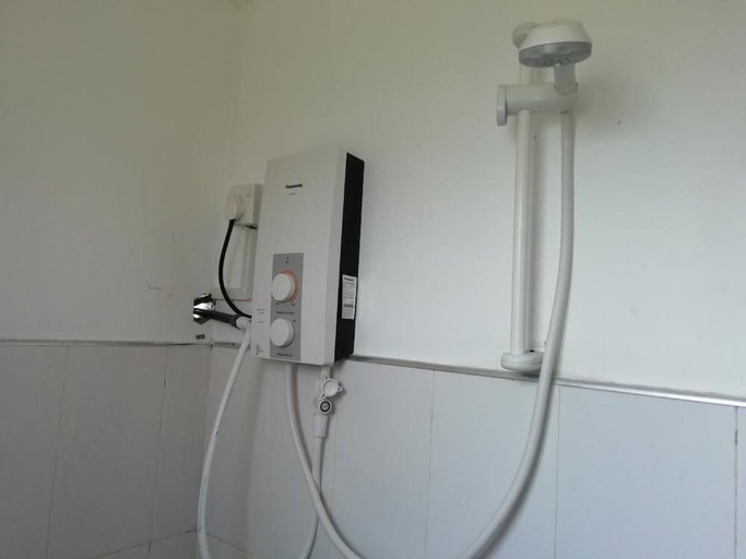 Bathroom 5, Hotel New Eye, Dambulla