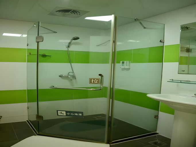 Bathroom 3, 7 Days Inn Nanning Nanhu Park Macun Metro Station, Nanning