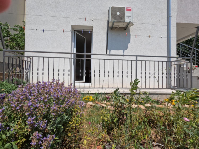 5, Apartman Lena, Bilice