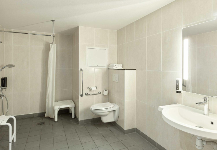 Bathroom 3, B&B Hotel ORLY CHEVILLY Marche International, Val-de-Marne