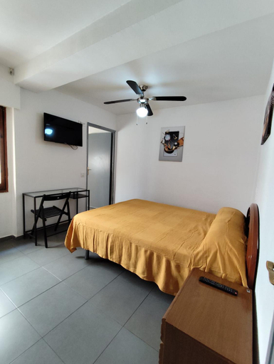 Others 2, Hostal Castilla, Zaragoza