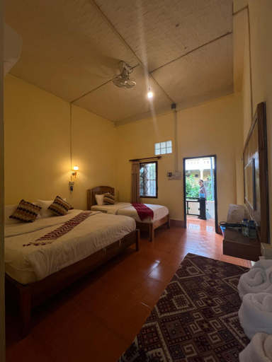 Bedroom 2, Yensabai Bungalow River view, Ngoi