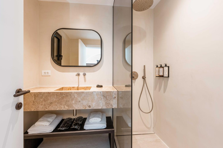 Bathroom 5, Noir Mykonos, South Aegean