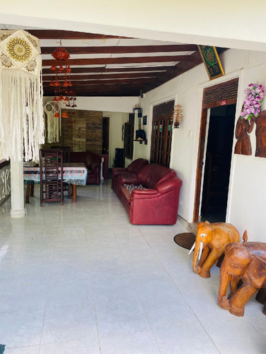 Public Area 2, The Green Garden, Dambulla
