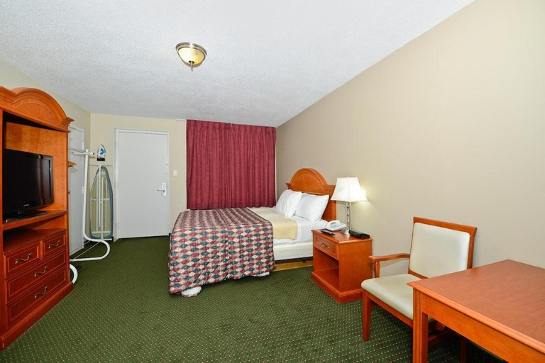 Bedroom 2, Angus Inn Motel, Simcoe
