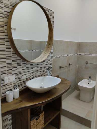 Bathroom 2, Sicilia Meraviglia B&B, Syracuse