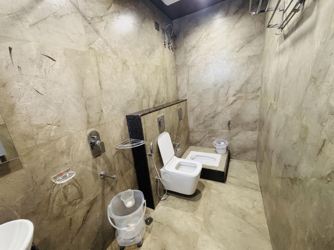 Bathroom, Hotel Royal Nest, Ajmer