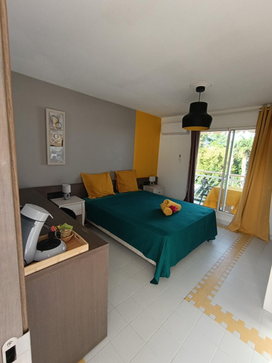 Others 3, Une vague de plaisir, Studio tout confort en bord de plage avec piscine a Saint-Francois, Saint-François