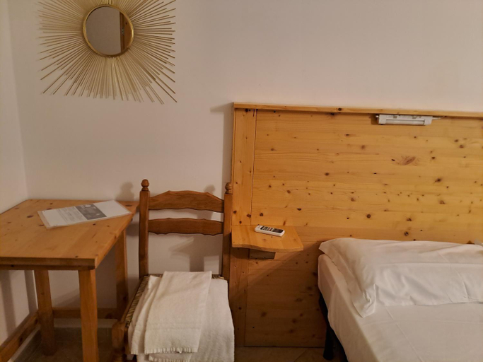 Bedroom 4, BB CAMERE POLICLINICO, Messina
