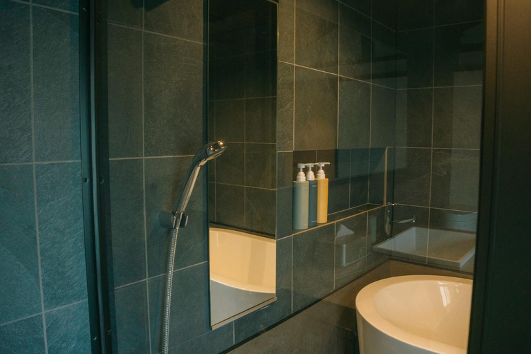 Bathroom 2, Oito - A coffee shop and accommodation nestled in a beautiful townscape, Sasayama
