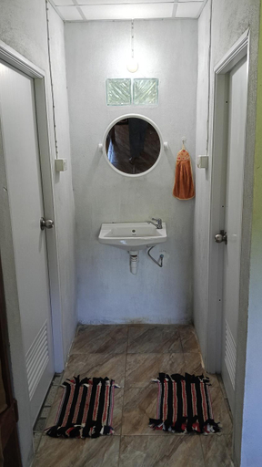 Bathroom, Mukda hostel, Ko Yao District