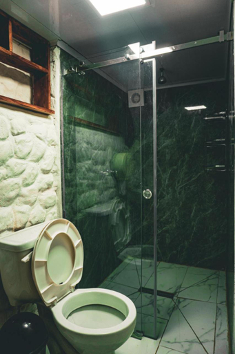Bathroom 5, Casa de Mariano, Otavalo