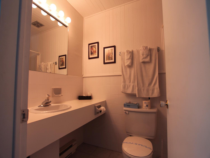 Bathroom, Motel Parc Beaumont Inc., Bellechasse