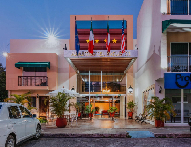 Exterior & Views