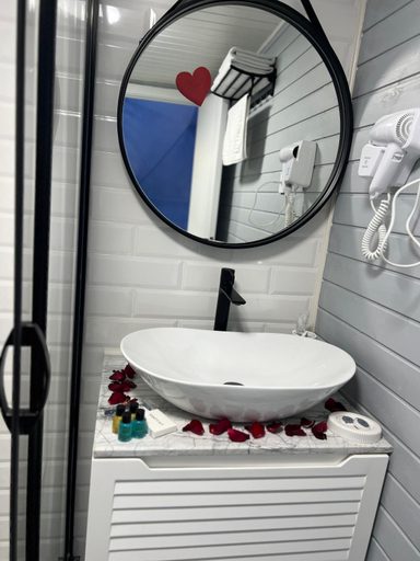 Bathroom 3, Chadir yurd glamp, İsmayıllı