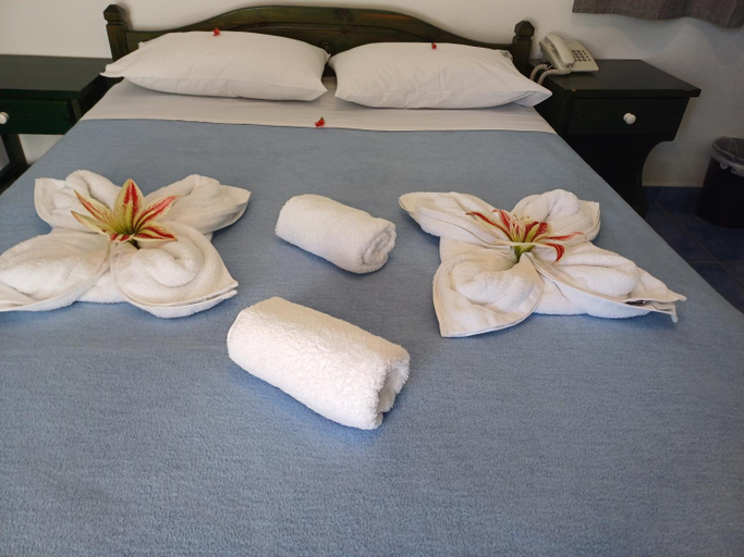 Bedroom 2, Siroco's Rooms & Studios, South Aegean