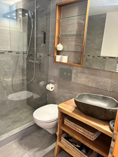 Bathroom, Chalet Barli, Interlaken