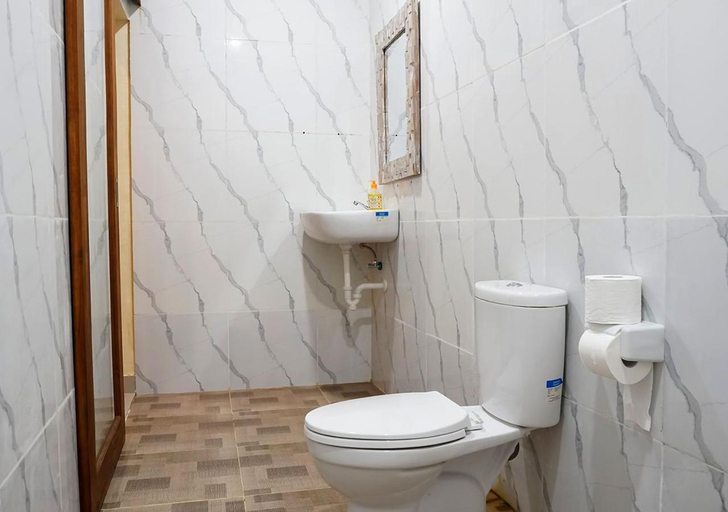 Bathroom 2, Made 02 Balangan, Homestay, Villas, & Warung Made02, Badung