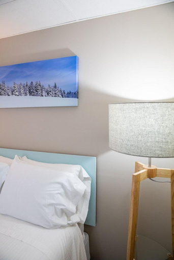 Bedroom 2, Clear River Inn and Tavern, Rutland