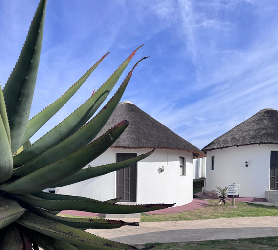 Others 5, Nogixa Lodge, Sisonke