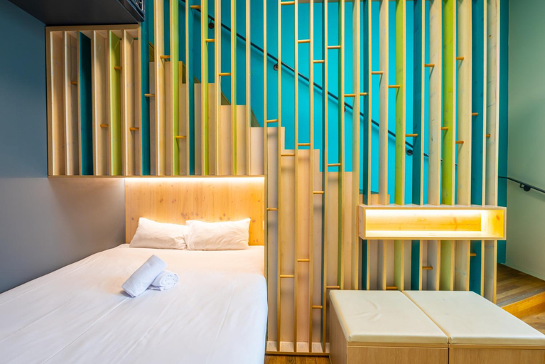 Bedroom 4, The People Strasbourg, Bas-Rhin