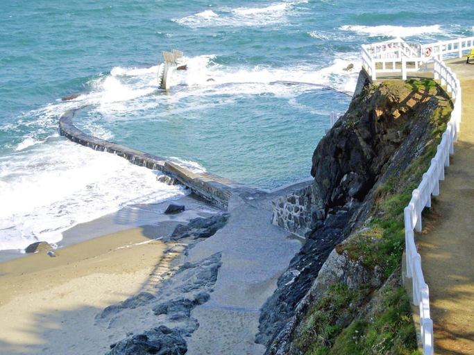 5, House in St. Quay near GR34 and Beaches, Côtes-d'Armor