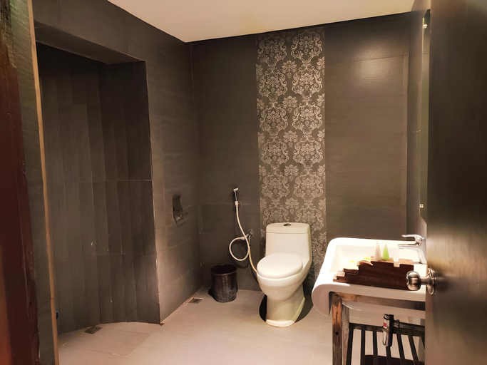 Bathroom 3, Holiday Village, Bangalore