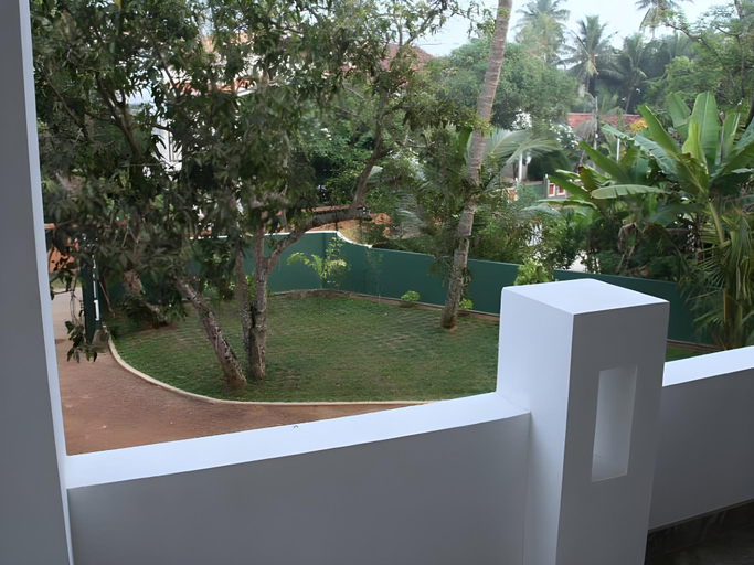 Others 4, Villa Dineha, Hikkaduwa