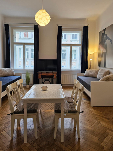 Others 5, Slezska Apartments, Praha 2
