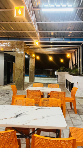 Food & Drinks 5, Shri Shyam Hotel, Near Harkipauri, Hardwar