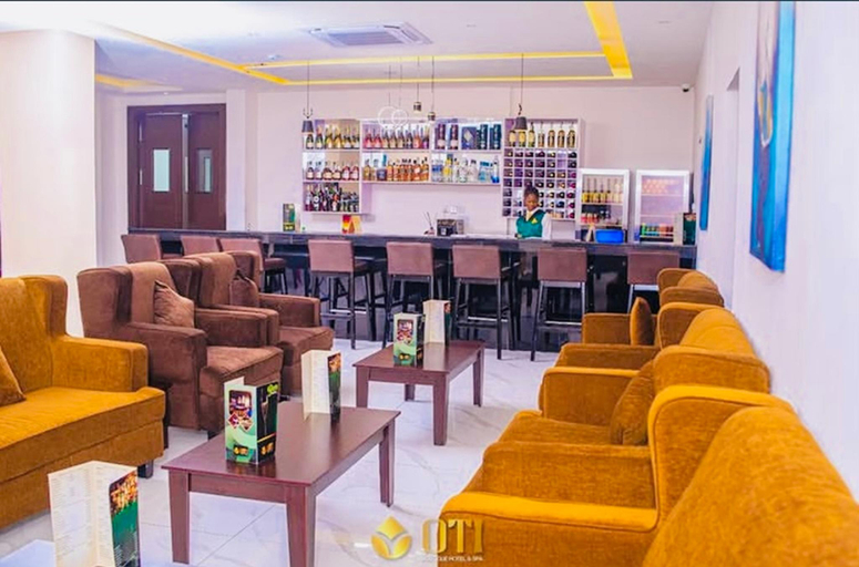 Food & Drinks